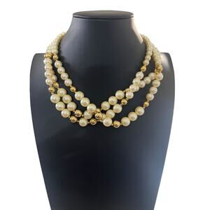 VTG Triple Stand Beautiful Unsigned Faux Pearl/Gold Glass Beaded Collar Necklace